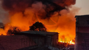 Kebakaran di Jatayu Kebayoran Lama Hanguskan 124 Rumah, Diduga Dipicu Orang Bakar Sampah