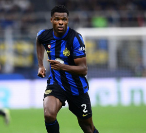 Inter Milan Siapkan Kontrak Baru Hingga 2028 untuk Denzel Dumfries