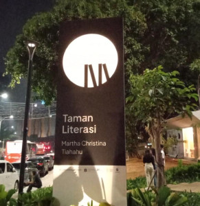 Taman Literasi, Tempat Asyik Buat Santai Sambil Baca Buku
