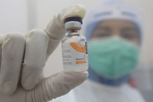 Anies Juga Gelar Vaksinasi Massal di Balai Kota, Seperti Jokowi
