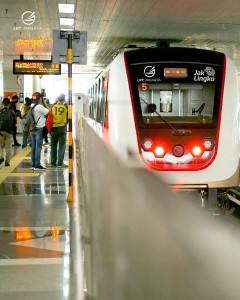 Belum Genap Setahun Beroperasi, LRT Jabodebek Sudah Layani 10 Juta Pengguna