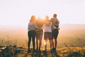 Tak Perlu Hal Besar, 5 Cara Sederhana Ini Bisa Dilakukan untuk Menjadi Sahabat yang Baik