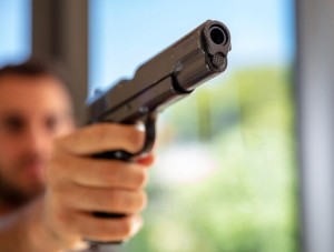 Guru dan Staf Sekolah di Tennessee Amerika Serikat Kini Boleh Bawa Pistol