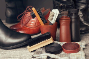 8 Tips Sederhana Agar Sepatu Bersih Berkilau