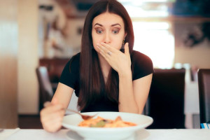 5 Jenis Makan dan Minuman Ini Ampuh Atasi Keracunan Makanan