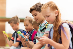 Ajarkan 7 Hal tentang Media Sosial Ini kepada Anak