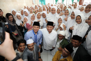 Prabowo Subianto Berikan 7 Ribu Paket Makan Siang Gratis Saat Kunjungi Ponpes Miftahul Huda di Tasikmalaya