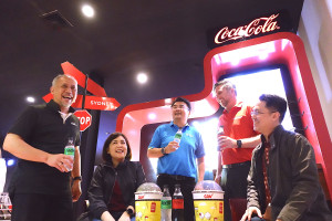 Gandeng CGV CINEMAS, Coca-Cola Luncurkan Reborn Area untuk Daur Ulang Botol Plastik Bekas Pakai