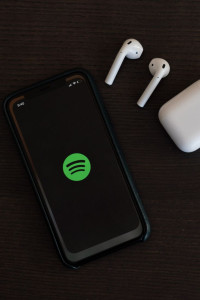Spotify Kembangkan Fitur Playlist Pakai Kecerdasan Buatan