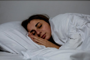 Ini Alasan Mengapa Tidur Lebih Awal Penting Bagi Kesehatan
