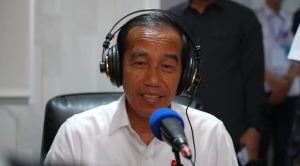 Jokowi Siaran Perdana dari Studio RRI IKN, Sapa Pendengar di Seluruh Indonesia