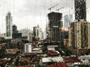 Waspada! BPBD Jakarta Keluarkan Peringatan Dini Cuaca Ekstre,..