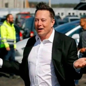 Perusahaan Elon Musk Berhasil Tanamkan Cip di Otak Manusia