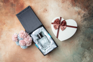 Alasan Mengapa Kamu Harus Memberikan Parfum Kepada Pasangan Sebagai Hadiah