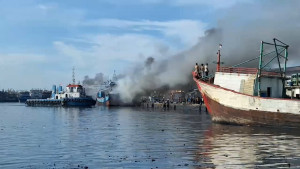 Kapal Pengangkut BBM Terbakar di Pelabuhan KBN Marunda, Kerugian Tembus Rp500 Juta