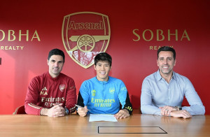 Takehiro Tomiyasu Teken Kontrak Baru di Arsenal
