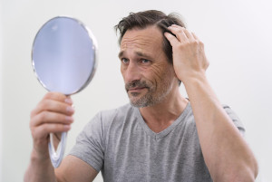 Hindari 5 Kebiasaan Ini untuk Mencegah Rambut Rontok