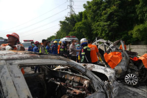 Kepala Unit SAR Karawang Ungkap Ada Korban Kecelakaan Maut di Tol Jakarta- Cikampek Jasadnya Utuh, Diduga Balita