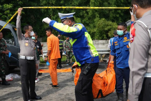 Polisi Duga Gran Max yang Alami Kecelakaan Maut di Tol Jakarta-Cikampek Kelebihan Muatan 
