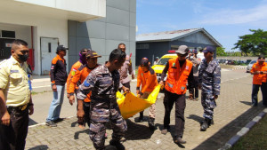 Hilang Lima Hari, TNI AL Temukan Dua Pemuda yang Tenggelam S,..