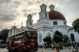 Sandiaga Uno Dorong Pengawasan Kelaikan Bus Pariwisata Diperkuat