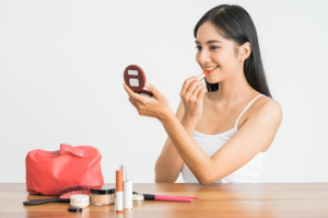 6 Tip Makeup Anti Retak untuk Tampil Lebih Percaya Diri