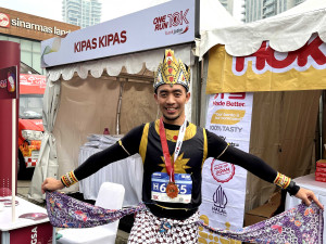 Unik! Peserta Lari  "One Run" Pakai Kostum Gatot Kaca : Jangan Lupa Superhero Indonesia