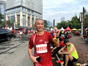 Pria Berusia 66 Tahun Berhasil Dapakan Medali Emas Kategori 10 Kilometer di Ajang "One Run"
