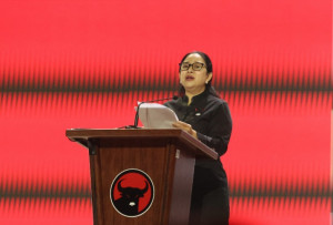 Puan Maharani Menangis Saat Bacakan Rekomendasi Rakernas V PDIP, Megawati: Piye Sih Penggede-penggede Partai Iki, Lama-lama Tambah Cengeng