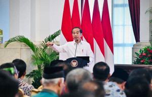 Jokowi Minta Menkes Cari Solusi Murahkan Harga Alat Kesehatan dan Obat Dalam Waktu Dua Minggu