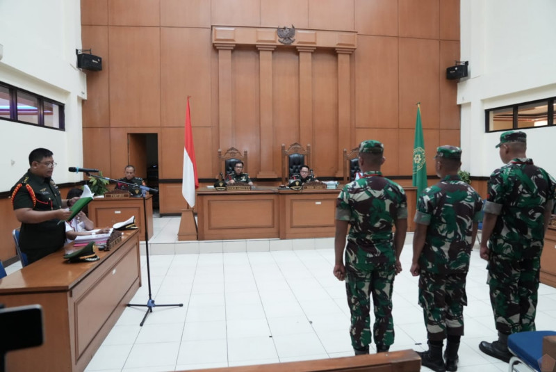 Tiga Oknum TNI yang Aniaya Imam Masykur Dituntut Hukuman Mati