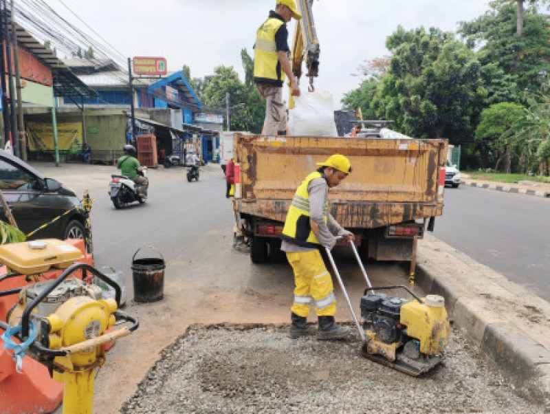 Cegah Kecelakaan Lalu Lintas, Dinas Bina Marga DKI Jakarta Intensifkan Pengecekan dan Perbaikan Jalan Rusak