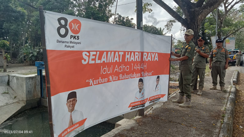 Satpol PP DKI Jakarta Tertibkan 309 Ribu Alat Peraga Kampanye pada Masa Tenang Pemilu 2024