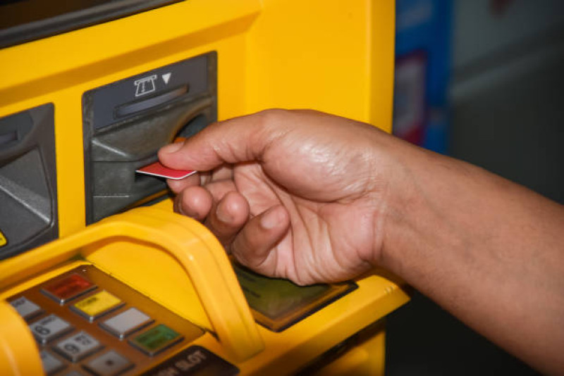 Orang Indonesia Semakin Jarang Gunakan Kartu ATM