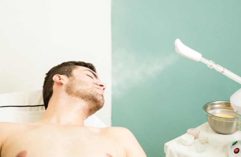 5 Manfaat dan Efek Samping Facial Steam yang Bisa Dilakukan di Rumah